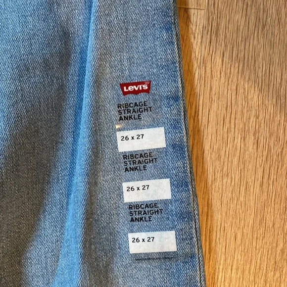 Womens rib cage straight ankle Levi jeans - Picture 3 of 5